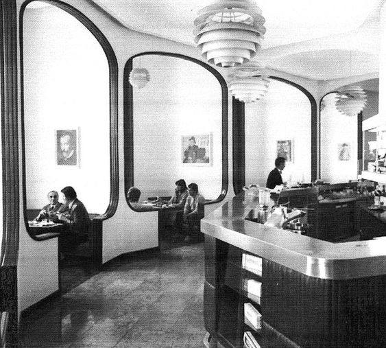 Kazališna kavana, unutrašnjost